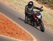 Actualité moto - Vidéo: Elle pulse la Pulsar !