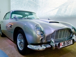 L'Aston Martin de James Bond mise en vente 3,4M€