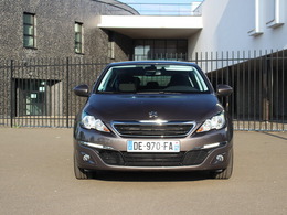 Peugeot offre l'assistance gratuite à ses clients, mais...