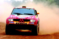 UAE Desert Challenge : Luc Alphand prend la tête du rallye