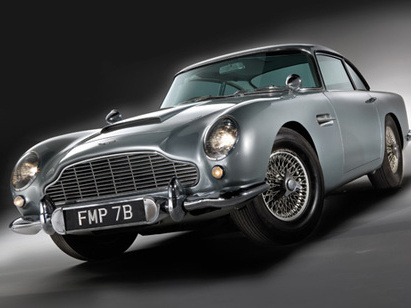 Plus de quatre millions de dollars pour l'Aston Martin DB5 de James Bond