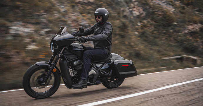 La Moto Morini Calibro s'équipe pour le voyage avec une version Bagger enfin disponible