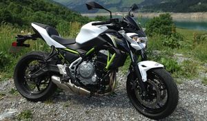 Les Vlogs du Kawasaki Z 650 en A2, épisode 1 : on fait le tour