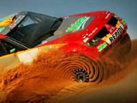 UAE Desert Challenge : la victoire finale de Luc Alphand, l'étape pour Carlos Sainz