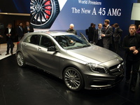 Vidéo en direct du Salon de Genève 2013 : Mercedes Classe A45 AMG - la djeun's attitude