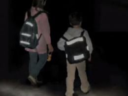 Prévention routière : les bandes fluo obligatoires sur les cartables ?