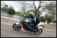 Essai vidéo - Ducati Monster 1100 : Le Monster sacré...
