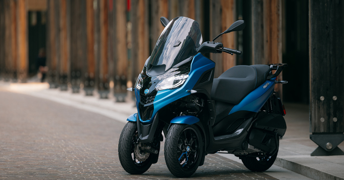 Piaggio MP3 310 : le trois-roues devient plus léger, plus nerveux et accessible
