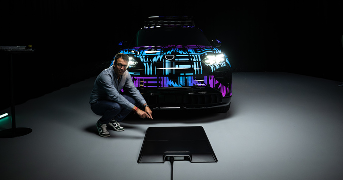 Le futur Porsche Cayenne électrique pourra se recharger par induction, comme un smartphone