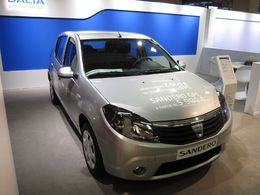 Le 100 000e véhicule Dacia au GPL produit à l'usine de Pitesti