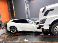 Vexé, il écrase la Ferrari GTC4 Lusso de son patron
