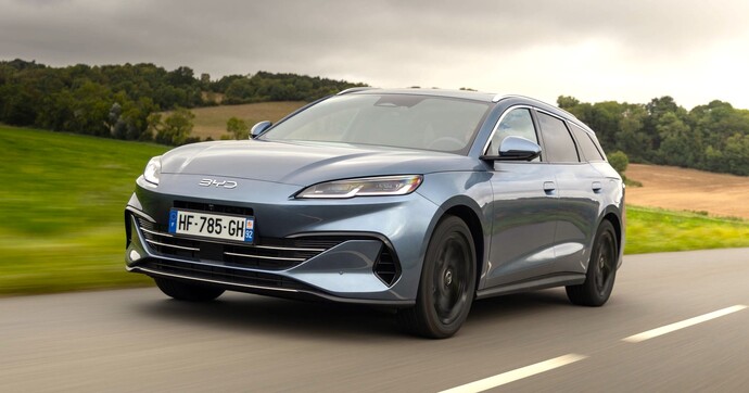 La BYD Seal 6 hybride couvre 90 km en électrique pour le prix d'une simple Golf, mais encore ?