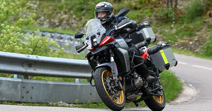QJ Motor SRT 600 SX Touring, la petite bête qui démontre, qui démontre…