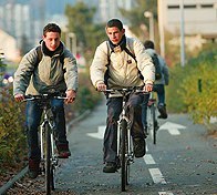 Vel'Nature dans la ville du Mans : le vélo accompagne le tramway