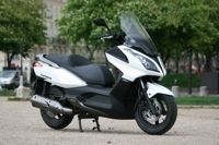 Offre Kymco Dink Street : Votre kit de protection hivernal pour 1 € de plus