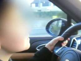 À 9 ans au volant d'une Porsche Cayenne