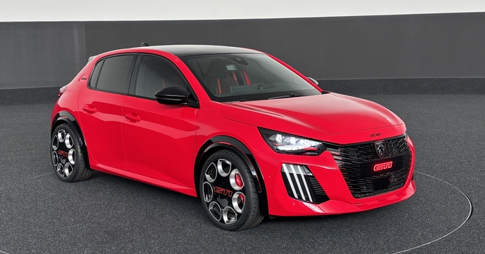 Les e-208 GTI et 308 restylée pimenteront le stand Peugeot au salon de Lyon