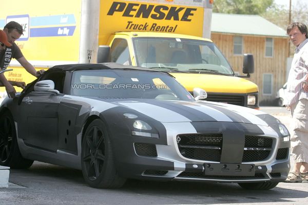 Spyshot : la future Mercedes SLS AMG cabriolet surprise en test