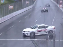 (Vidéo) Un pacecar se fait prendre un tour en IndyCar