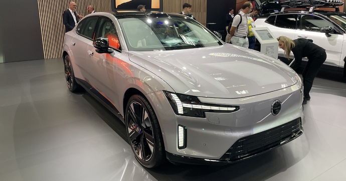 La nouvelle Volvo ES90 est-elle une berline ou un crossover ? – En direct du salon de Munich 2025