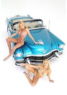 Natasha et Savanna inventent le "beach in car"