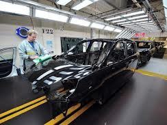 Economie: l'automobile plombe la production industrielle nationale