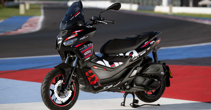 Aprilia SR GT Replica 2025 : le scooter version MotoGP