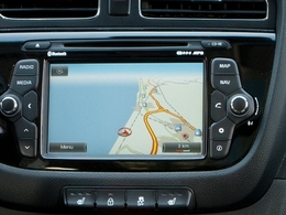 Le GPS lui dit de faire demi-tour, elle percute un camion