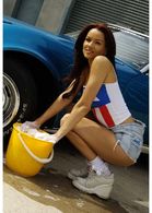 Ashlie : elle lave la voiture de son mari