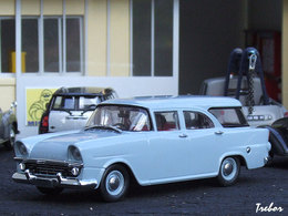 1/43ème - HOLDEN FB Standard Station Sedan