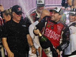 Nascar: Stewart remporte le titre après une sublime course !