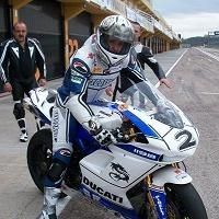 Superbike - Gil Motorsport: Régis Laconi a repris le guidon de sa Ducati aux journées de Valence