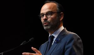 Hausse des taxes sur le carburant : pour Édouard Philippe, "il n’y a pas le choix"