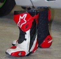 Essai Alpinestars Supertech R: botte racing haut de gamme.