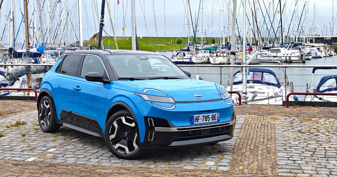 La nouvelle Nissan Micra est-elle meilleure que la R5 e-Tech ?