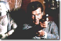 Roger Moore, aussi bon que Bond !