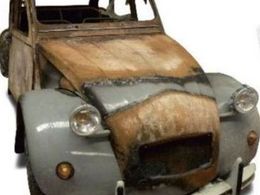 Une épave de 2 CV vendue 10 800 € !