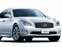 La nouvelle Nissan Fuga hybride est sortie au Japon