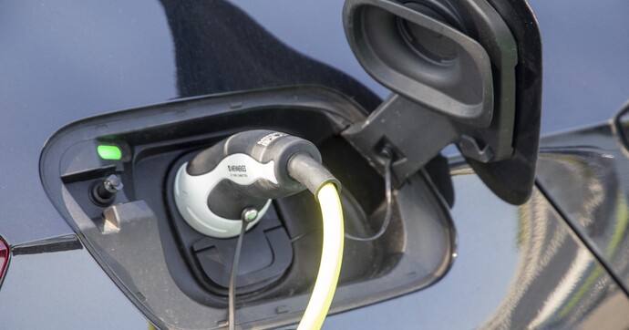 Voitures électriques : la surprime CEE, quel bazar !
