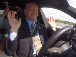 Audi invite le gouverneur de Floride à tester une A7 autonome ... qui tombe en panne 2 fois