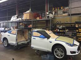 Insolite : une Tesla Model S limousine