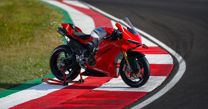 La nouvelle Ducati Panigale V4 R reste l'arme ultime pour briller en piste