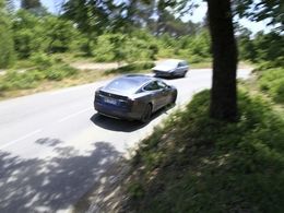 Tesla : une Model S évite l'accident grâce à l'autopilot