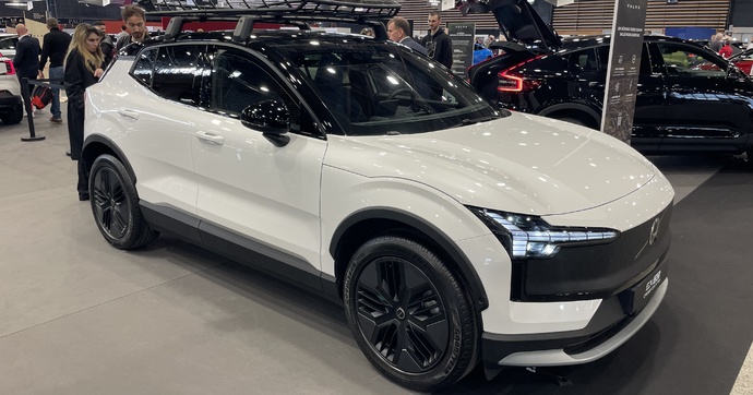 Le Volvo EX30 Cross Country est un faux rustique - En direct du salon de Lyon 2025