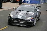 Apex Motorsport: poursuivre malgé le drame