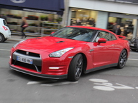 Nissan GT-R 2012 au quotidien : jour 2, Godzilla envahit la ville