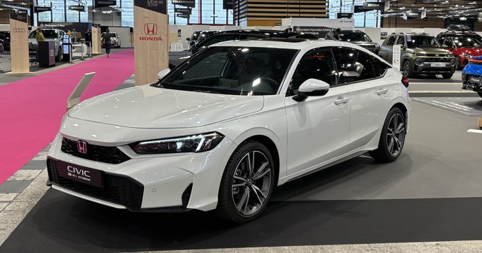 La Honda Civic restylée fait sa première sortie publique au salon de Lyon