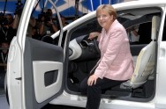 Pollution des véhicules : Angela Merkel continue de défendre l'industrie automobile allemande