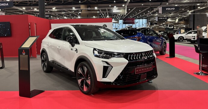 Le Mitsubishi Grandis est-il un meilleur plan que son clone Renault Symbioz ?