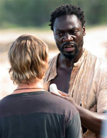 Adewale Akinnuoye-Agbaje, aussi insoumis au volant que dans "Lost"